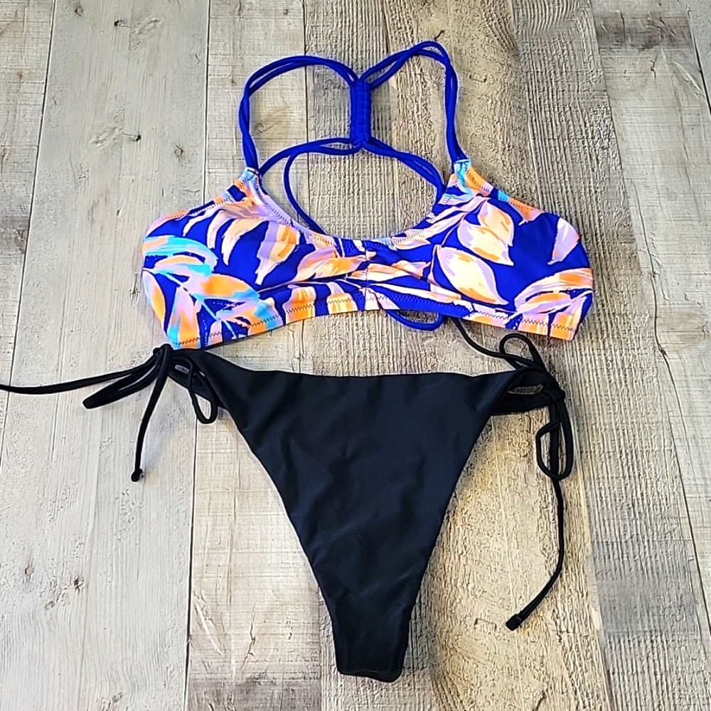 BIkini with Multicolor Print Size Large for Women